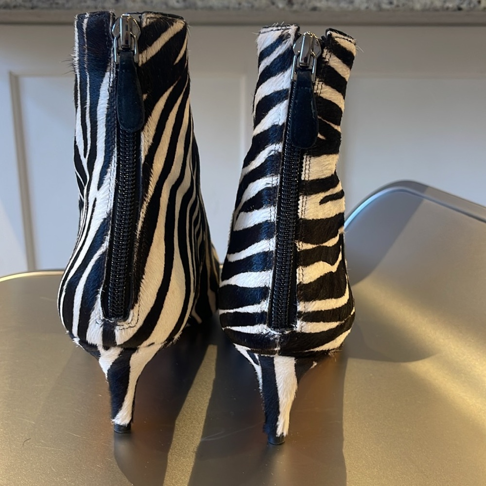 SOLD!!!! ALEXANDRE BIRMAN PONY HAIR ZEBRA PRINT ZIP BOOTIE. 39.5 - Picture 5 of 11